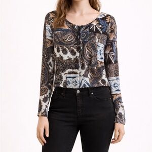 087- Forever 21 scoop neck, long sleeve top, size S